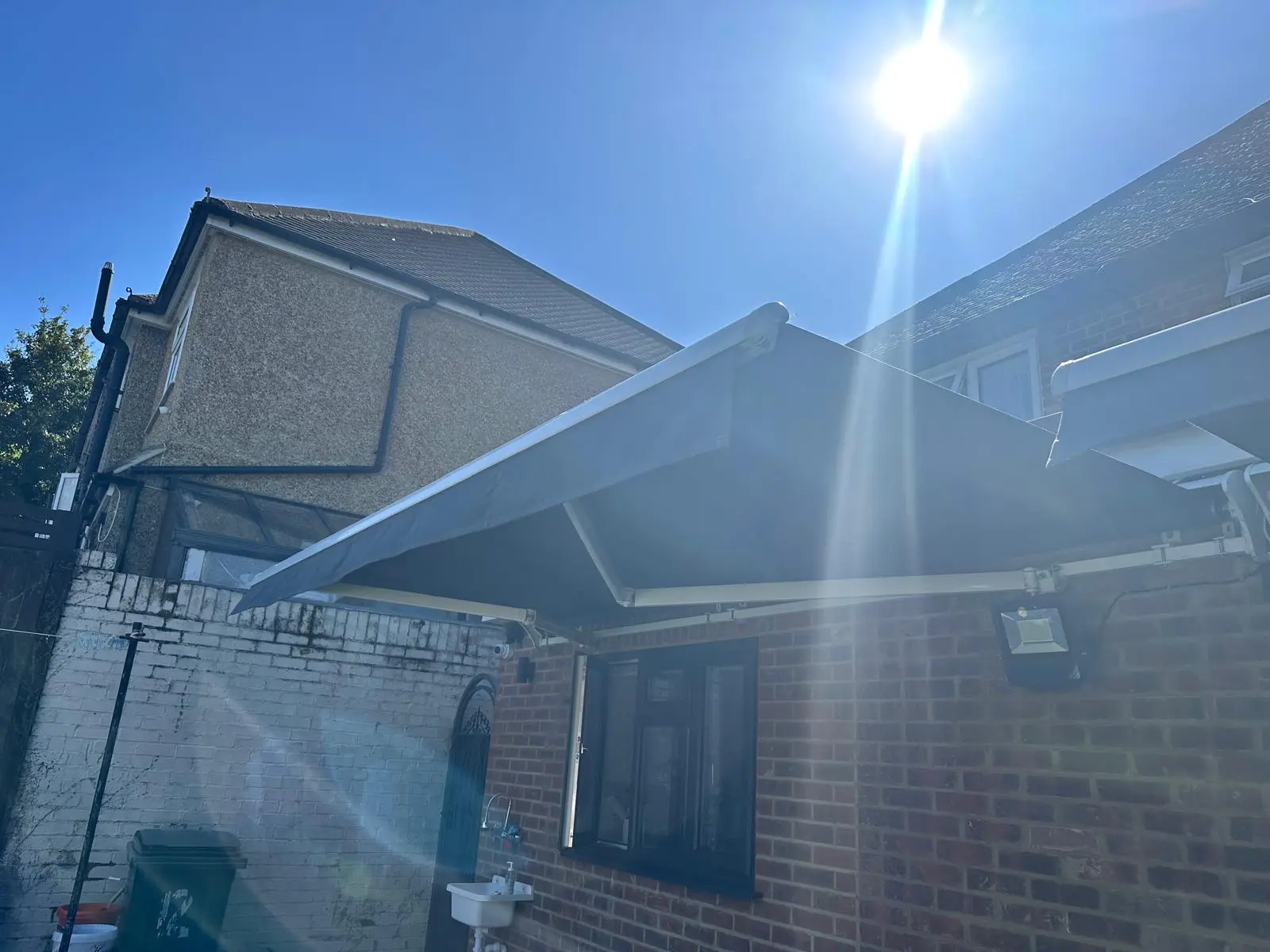 Retractable Patio Awning Installation in London - Provides Excellent Sun Protection